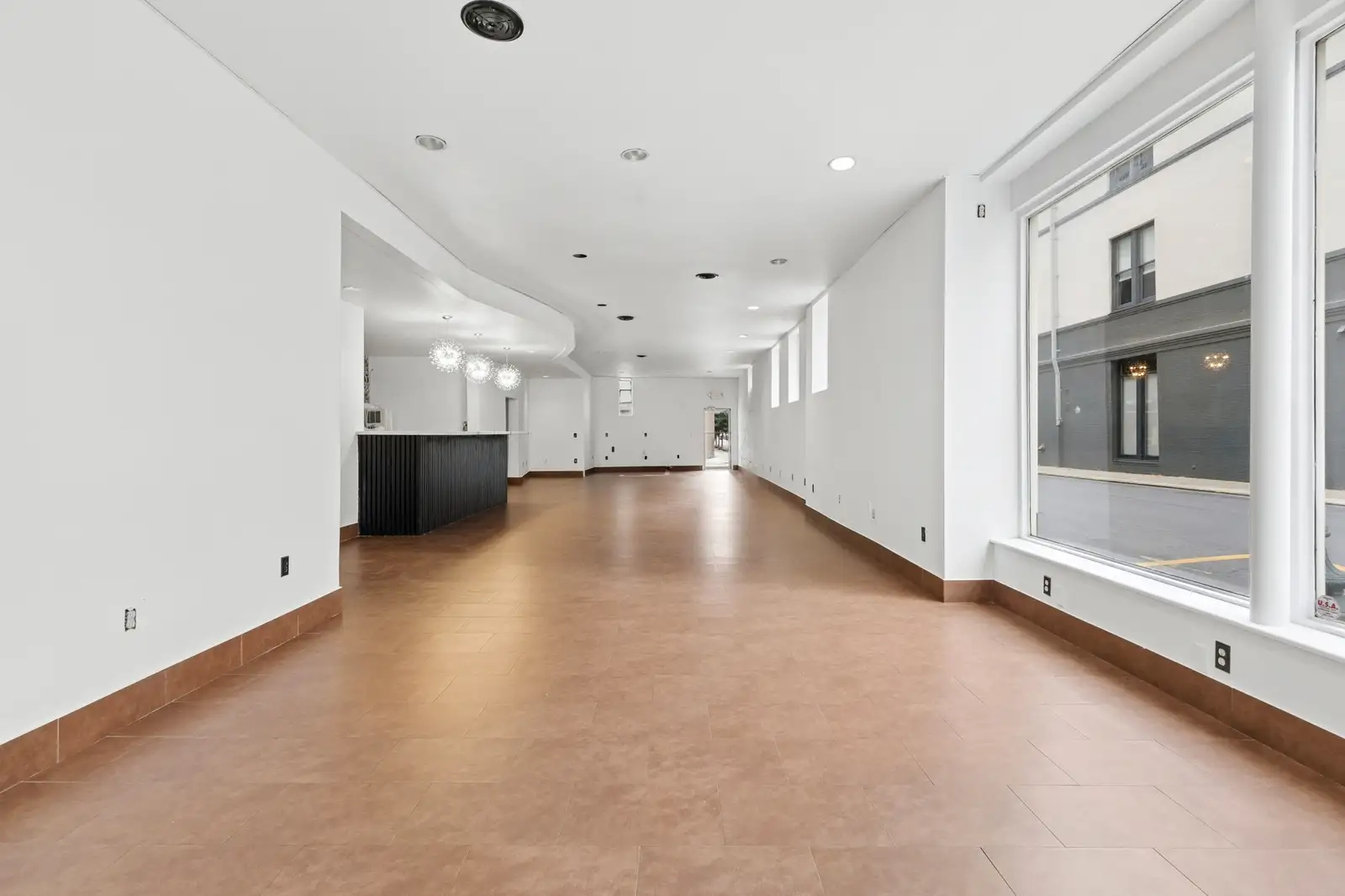 401 Baronne St image 1