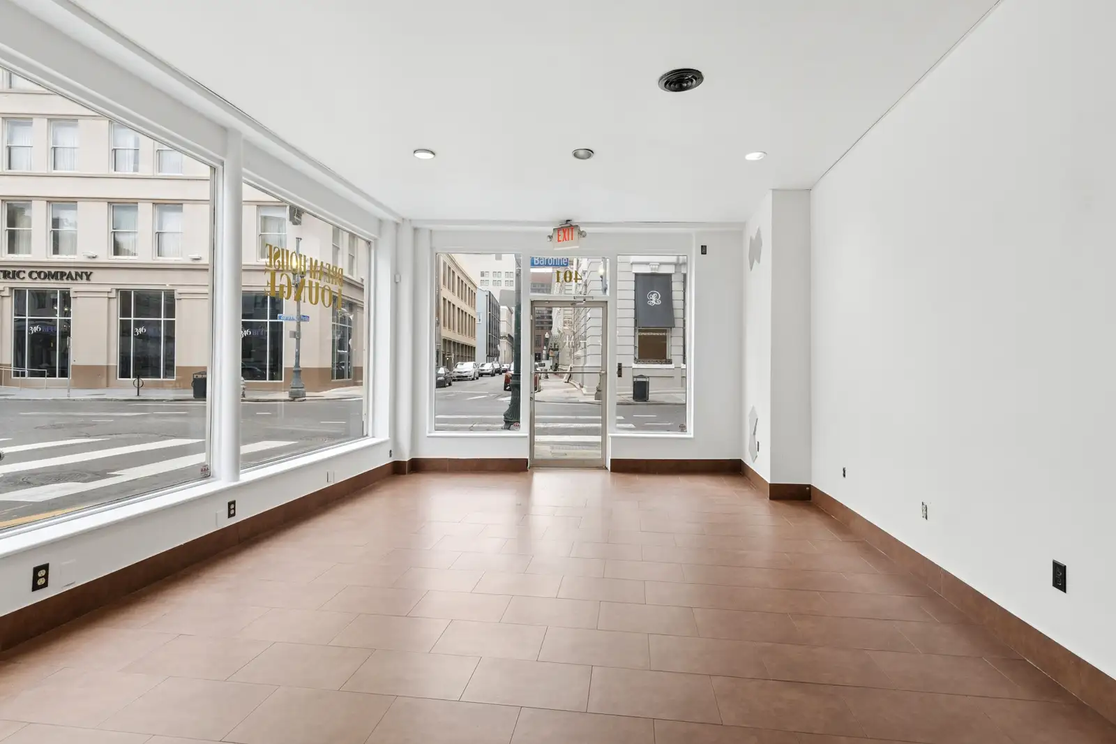 401 Baronne St image 9