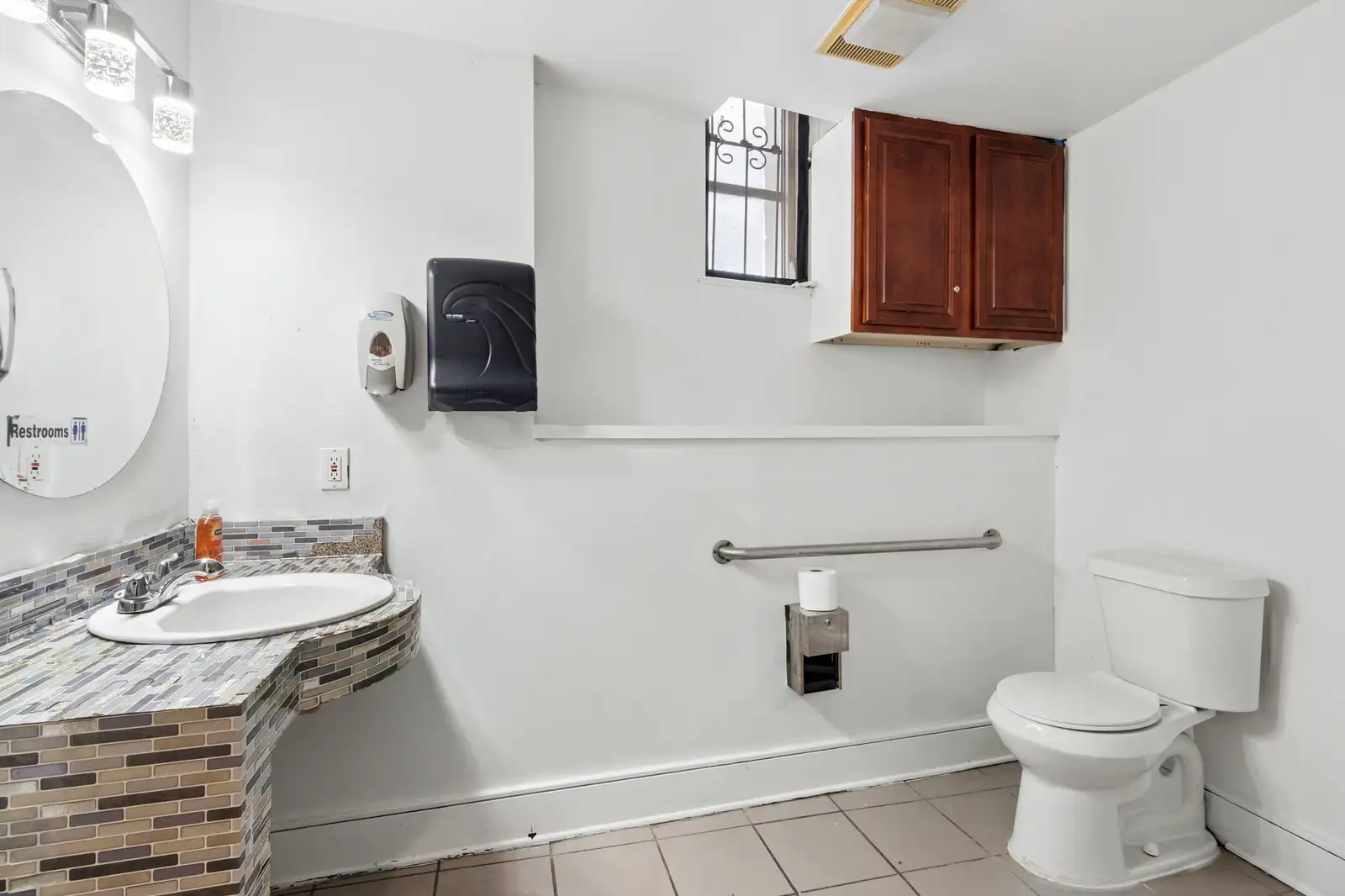 401 Baronne St image 7