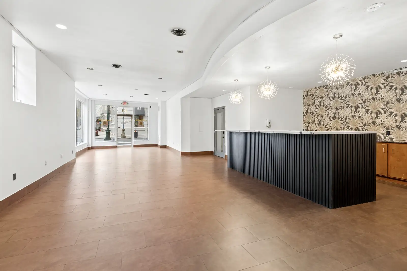 401 Baronne St image 5