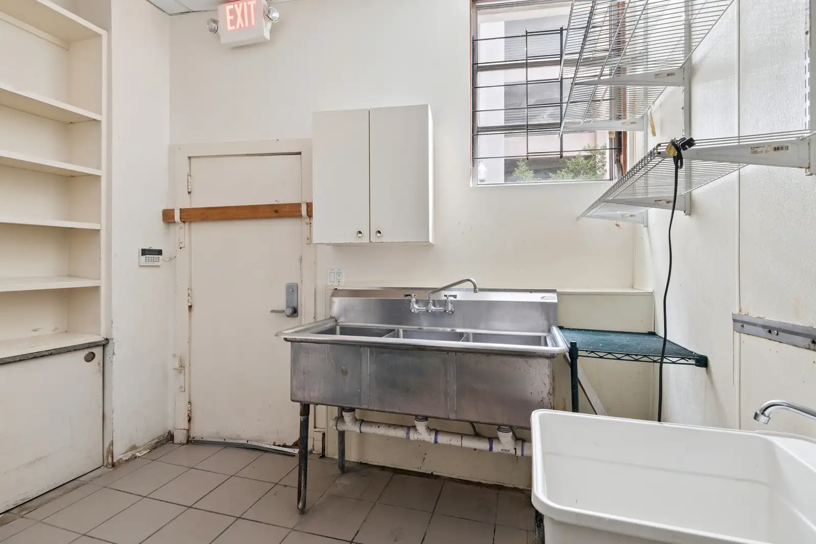 401 Baronne St image 8