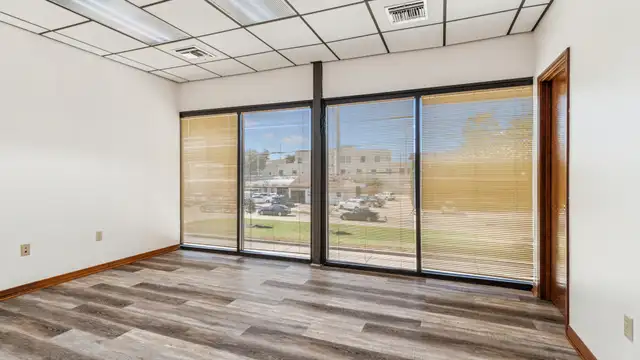 4425 Clearview Pkwy thumbnail 5