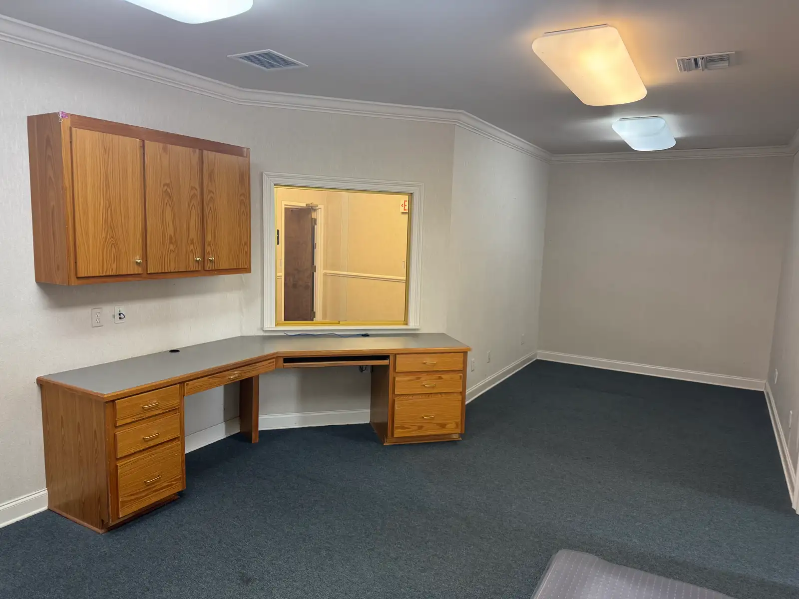 Well Located Office image 2