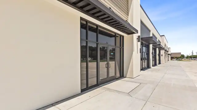 Suite 2 - Retail Suites For Lease - 615 Lafayette St thumbnail 3