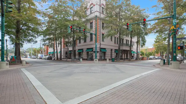 Gordon Square thumbnail 2