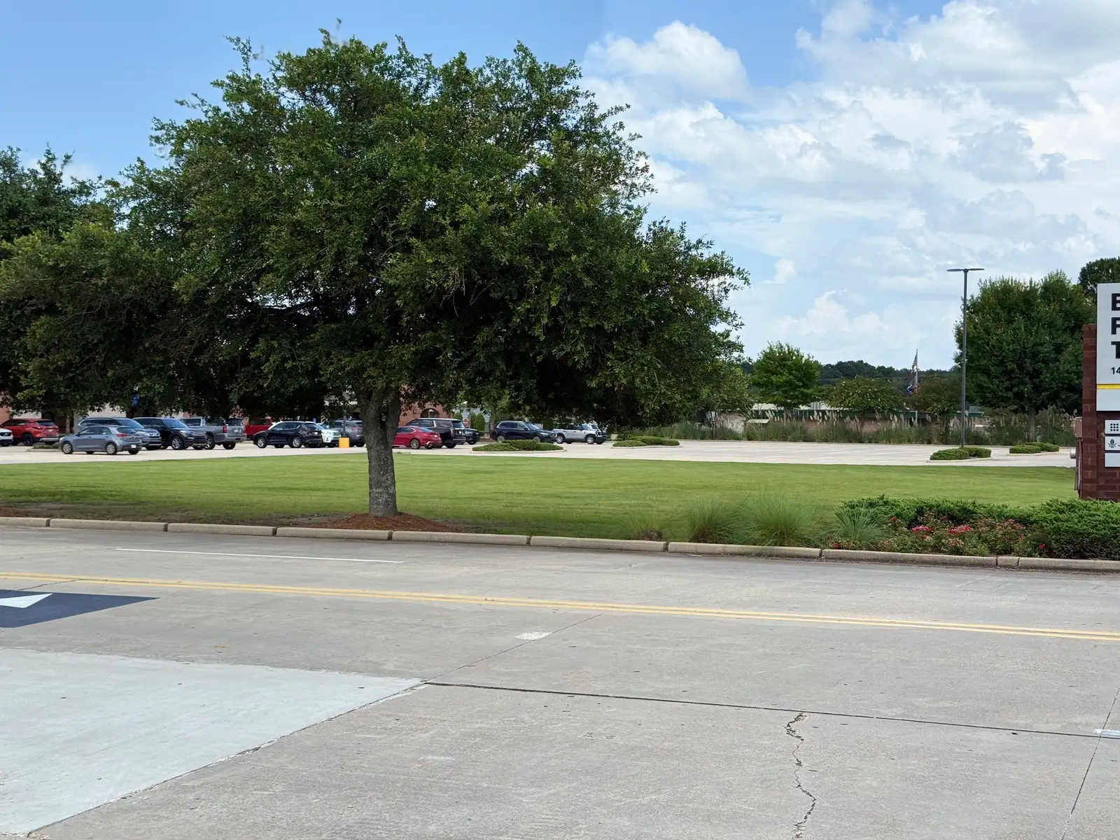 14221 Airline Hwy