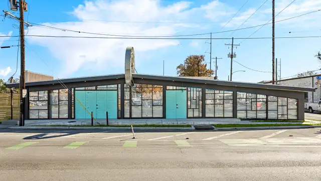 Commercial Property + Yard thumbnail 3