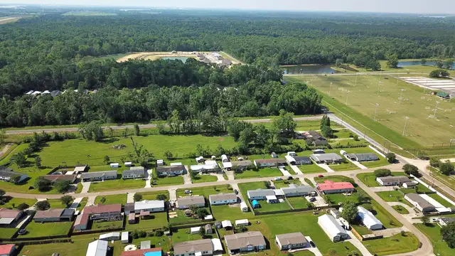 Corner Lot, Subdividable Acreage thumbnail 2
