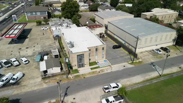 Metairie Office Building thumbnail 4