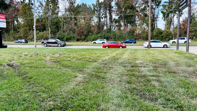 13530 Coursey Blvd thumbnail 3