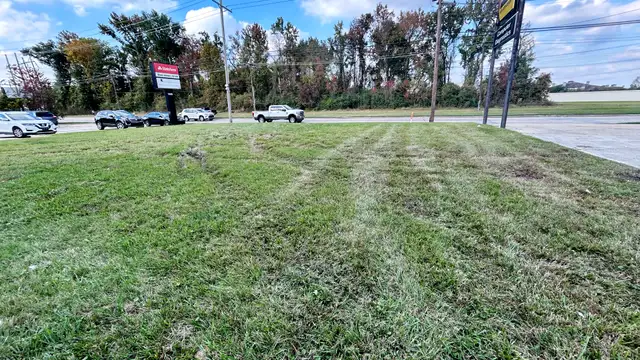 13530 Coursey Blvd thumbnail 5