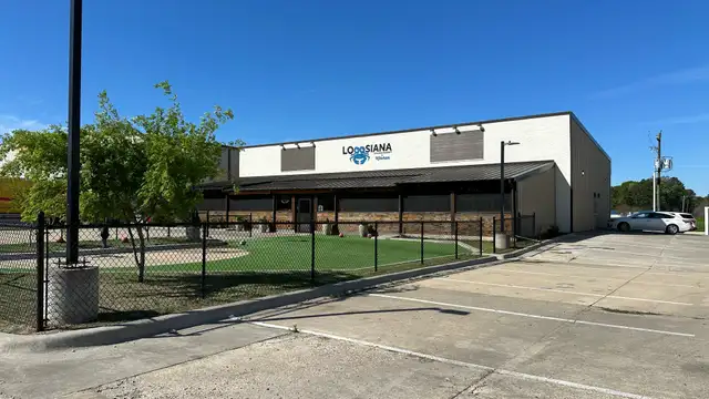 9220 Wallace Lake - Restaurant thumbnail 3