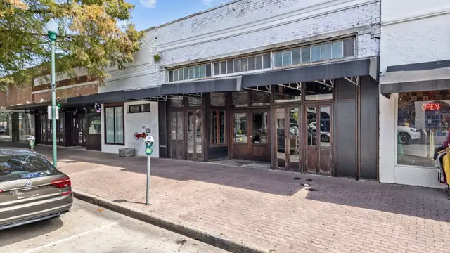 Prime Downtown Lafayette Retail / Commercial Space – 307 Jefferson thumbnail 3