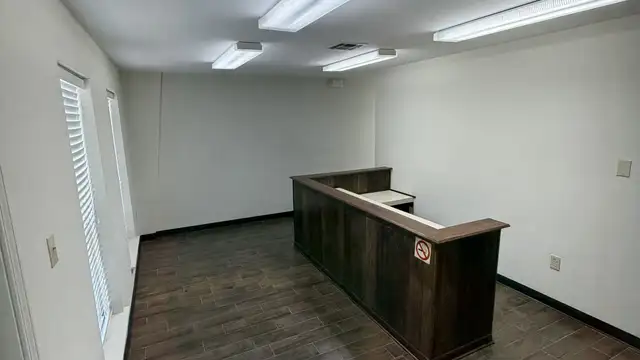 1206 J W Davis Dr Unit #109 thumbnail 3