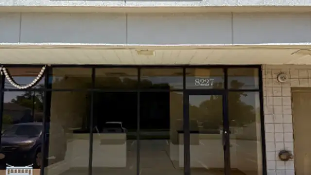 Jeff Hwy Commercial Space thumbnail 2