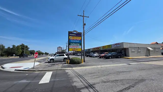 2311 Veterans Blvd. thumbnail 3