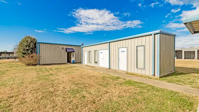 Office Building, Shop, and Storage yard thumbnail 3
