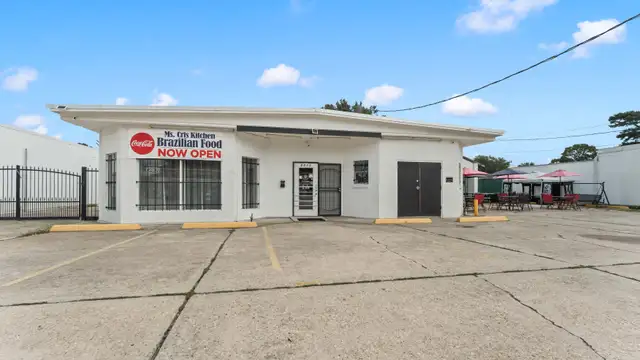 2711 Florida Blvd thumbnail 3