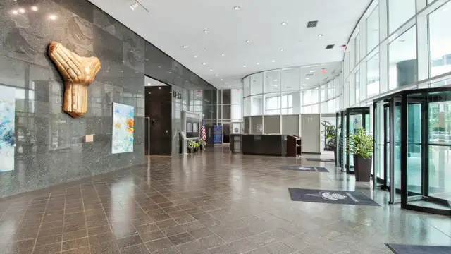 1615 Poydras Street thumbnail 4
