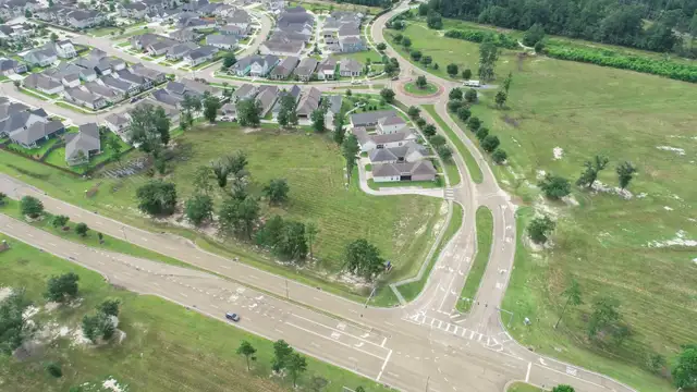 River Chase Village thumbnail 5