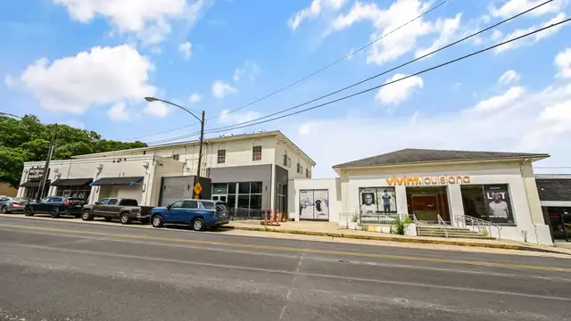 3338 Highland Rd thumbnail 2