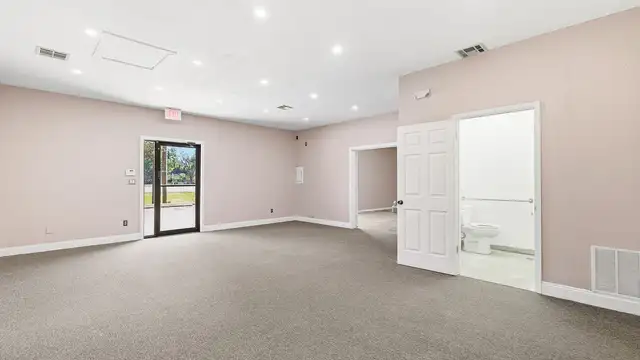 8856 Youree Dr thumbnail 4