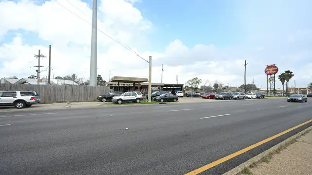 9317 Airline Hwy thumbnail 5