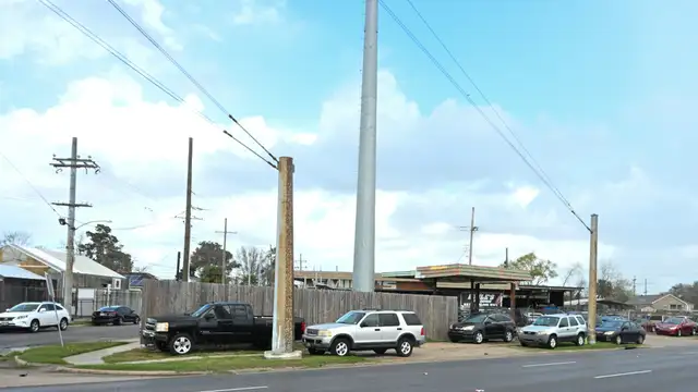 9317 Airline Hwy thumbnail 3