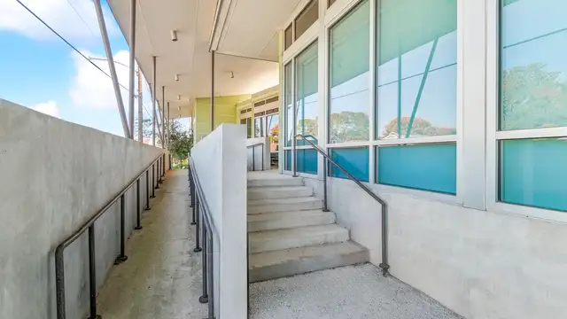 5400 Douglas St thumbnail 3