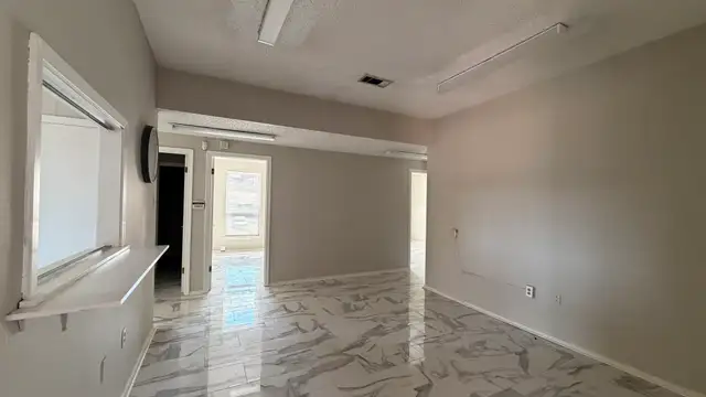 3931 S Sherwood Forest Blvd thumbnail 5