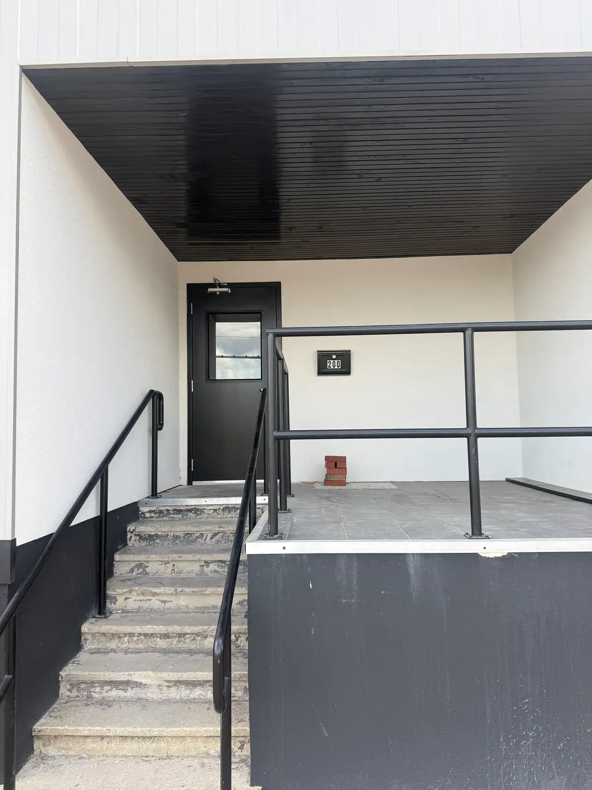 200 - 1600 Barksdale Blvd.