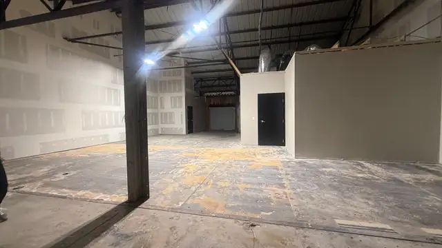 200 - 1600 Barksdale Blvd. thumbnail 4