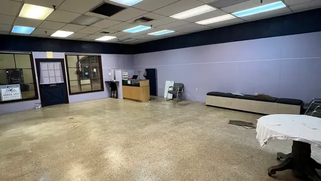 547 S Main St. inside South Main Mall thumbnail 5