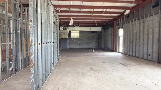 8431-8433 W St Bernard Hwy thumbnail 4