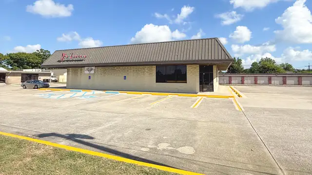 8431-8433 W St Bernard Hwy thumbnail 2