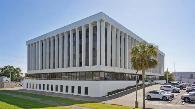 110 Veterans Memorial Blvd. thumbnail 4
