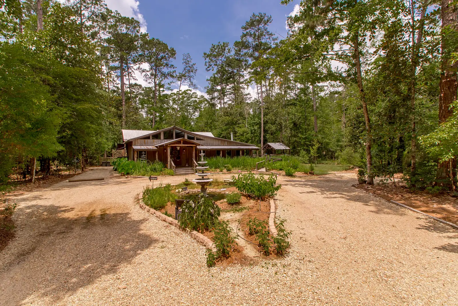 Little River Bluffs LLC- Turnkey Hospitality & Event Retreat