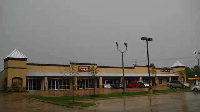 Pinewood Pointe Space for Lease thumbnail 4