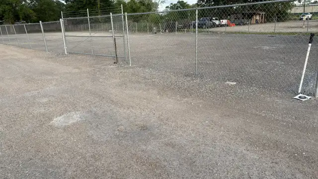 13748 Airline Hwy thumbnail 3
