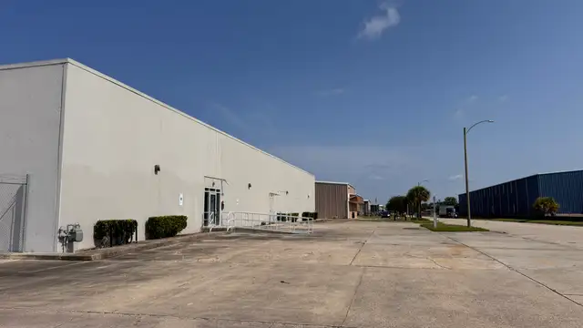 4120 Poche Ct W thumbnail 2
