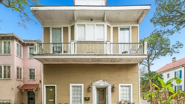2101 Carrollton Ave thumbnail 3