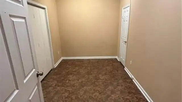 1350 Corporate Square Dr thumbnail 4