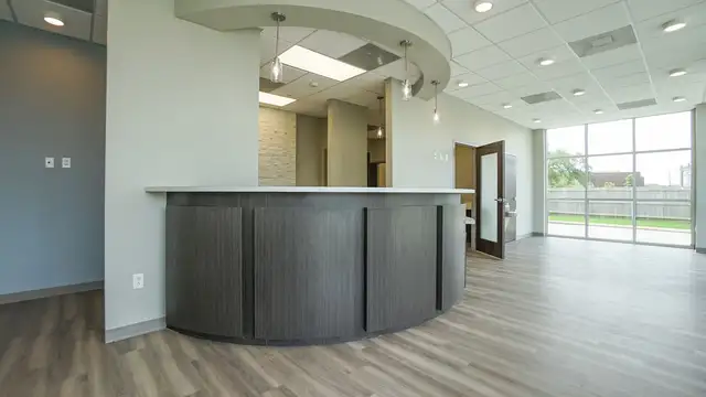Class A Mixed-Use Commercial Building | Owner-User & Investment Opportunity - 1501 W Pinhook Rd thumbnail 3