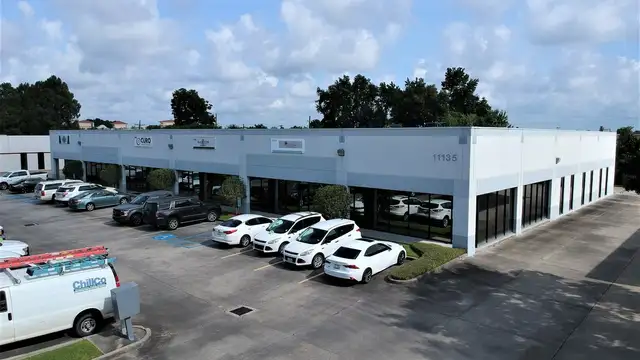 11135 Industriplex Boulevard thumbnail 2