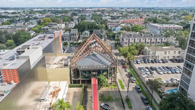 Iconic St. Charles Avenue Site thumbnail 3