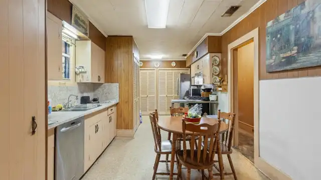 103 Denbas St thumbnail 3