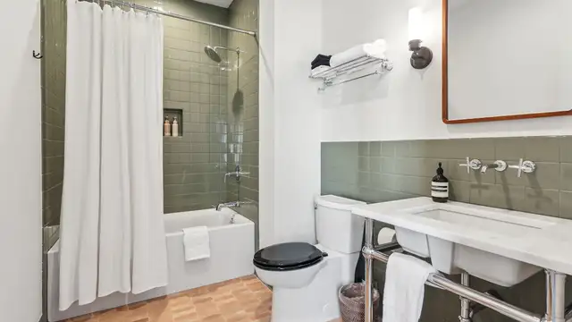 View image 11
