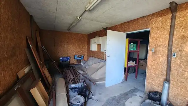 Office Warehouse thumbnail 2