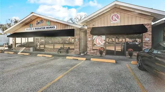 223 NW Central Ave thumbnail 3