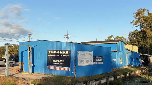 Established Auto Repair Facility Located on High Traffic Corner with Premium Visibility thumbnail 2